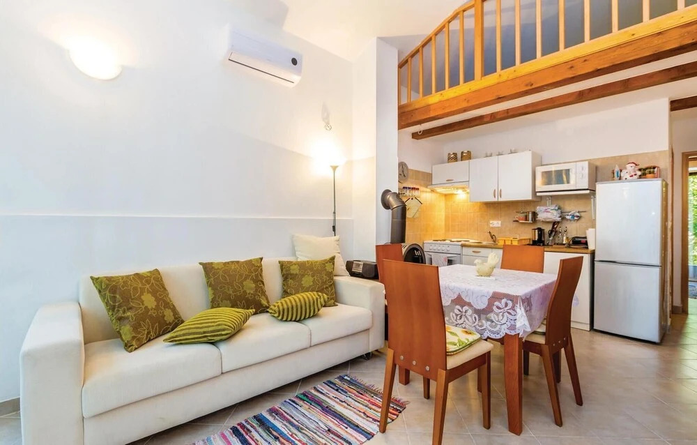 Stunning Home in Banjol With Wifi and 1 Bedrooms