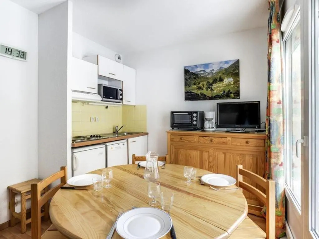 Appartement Cauterets, 2 Pièces, 4 Personnes - Fr-1-401-111