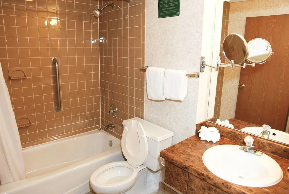America's Airport Inn & Suites
