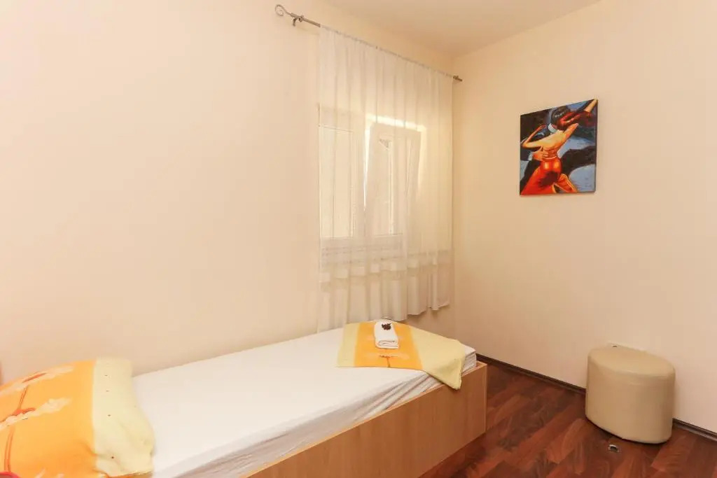 Stone House Apartment