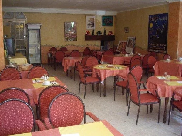 SQUARE HOTEL