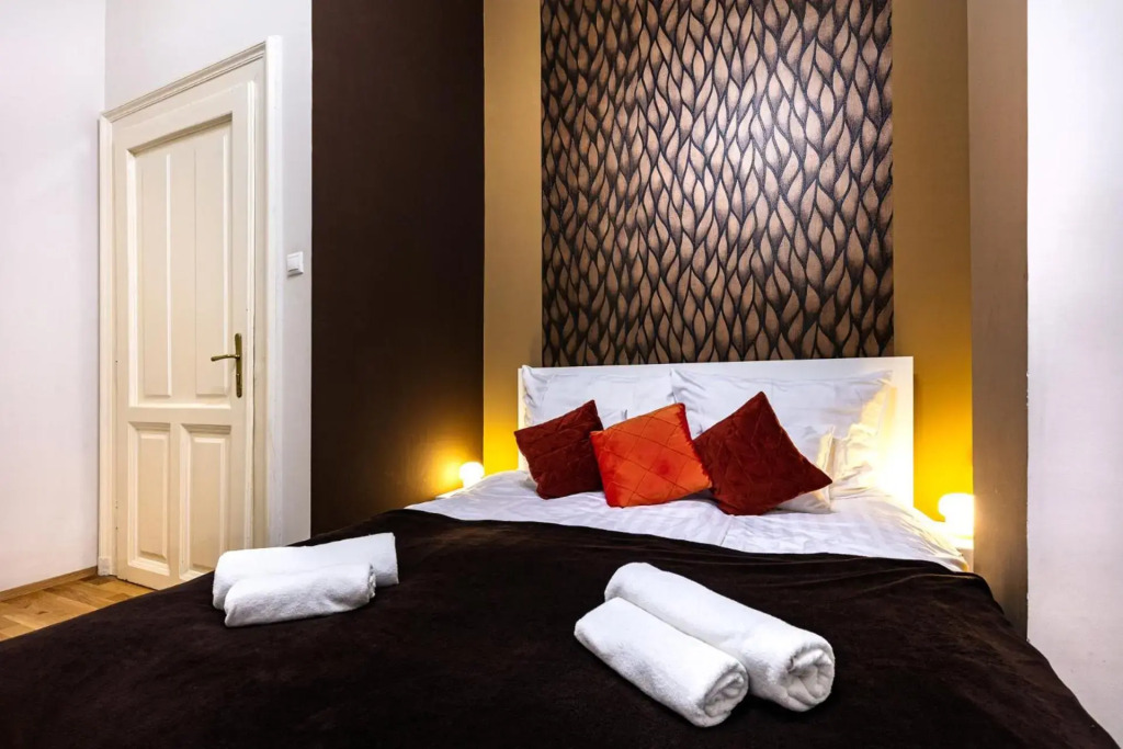 ORANGEHOMES Kalvin Sq 2 bedroom apartment
