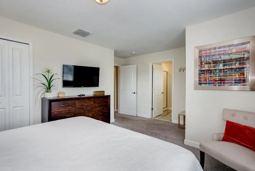 1592slice 5 Bedroom Townhouse