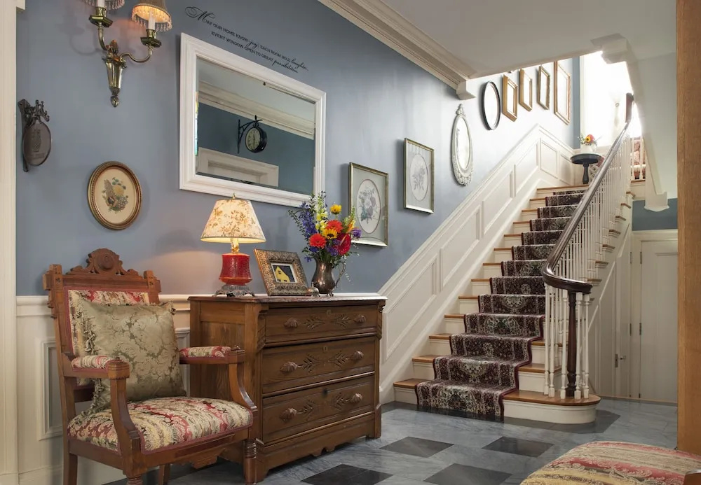 A G Thomson House Duluth Bed and Breakfast