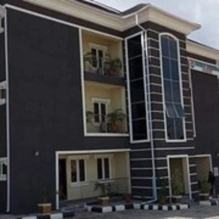 Hassan Sunmonu Court