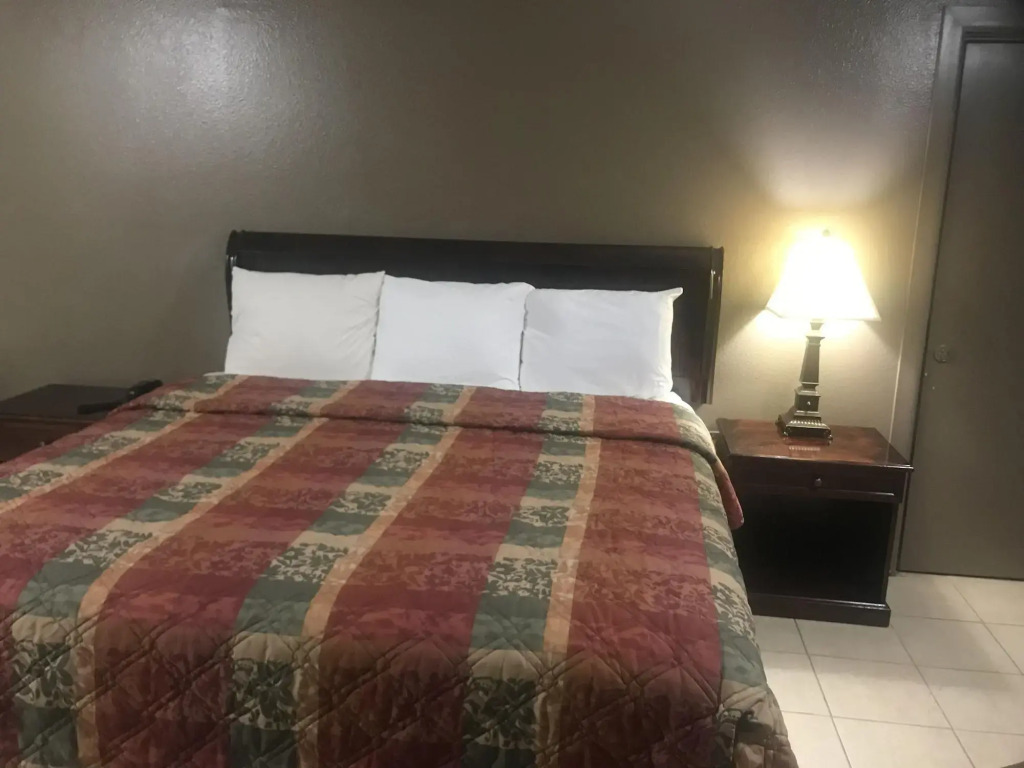 Americas Best Value Inn Woodward at 8th St