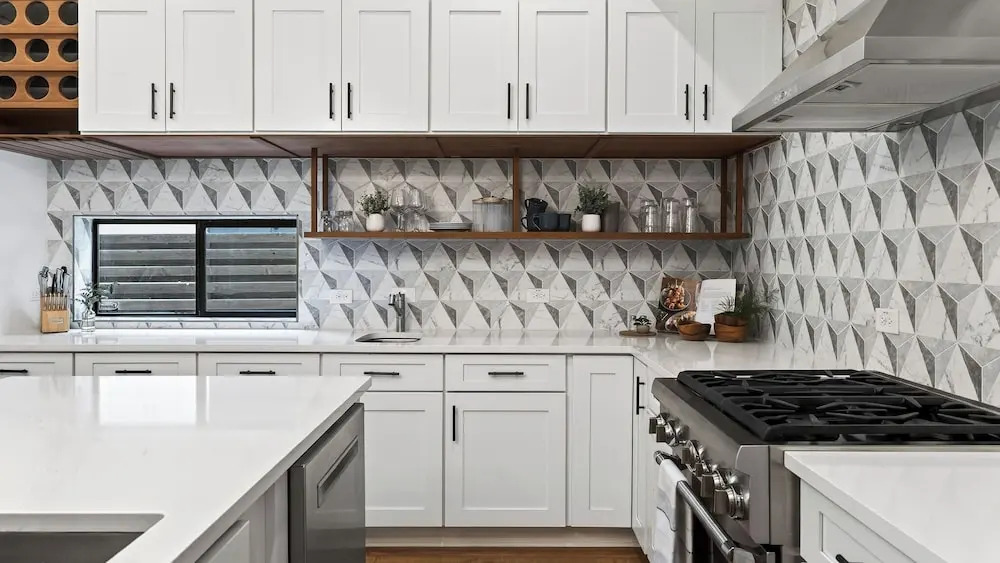 Oak Haus by Avantstay Perfect for Groups Modern Design + Outdoor Patio Near Soco + Lady Bird + Zilker
