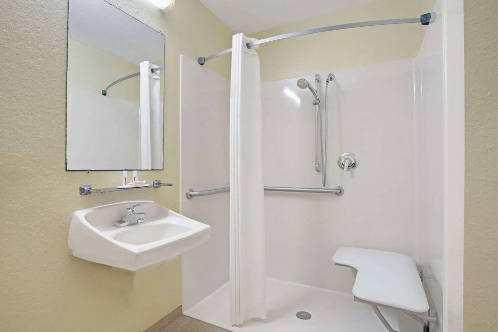 Super 8 by Wyndham Daytona Beach