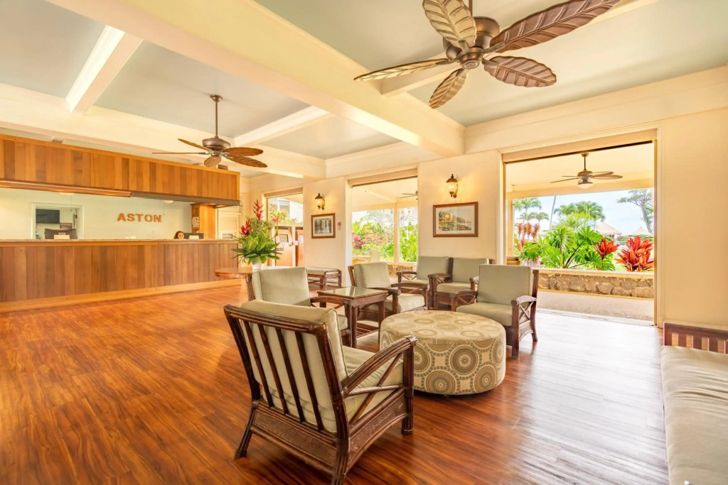 Islander Ground Floor Condo 1-Minute to Beach