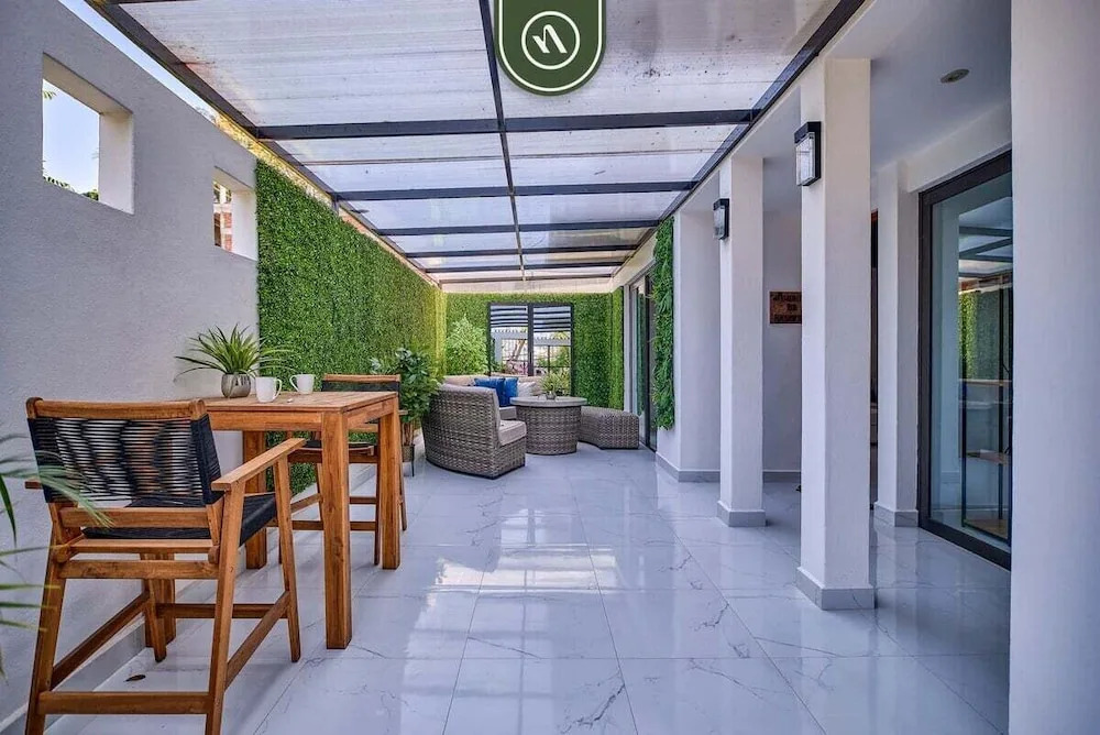 Modern 2BR Condo in Old Town - Private Terrace