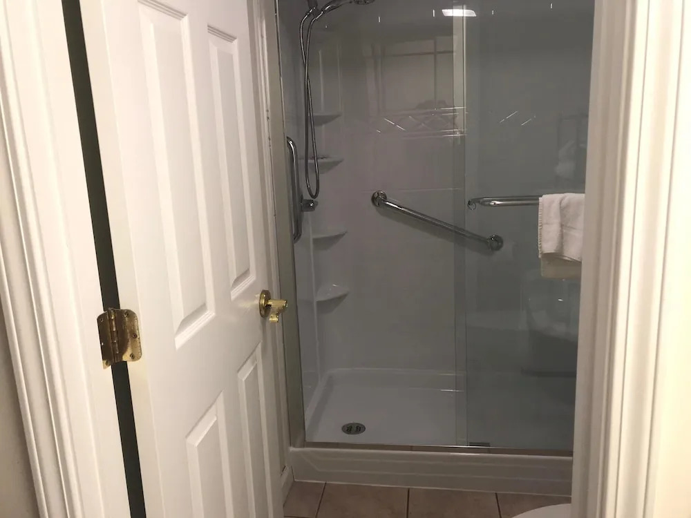 Whispering Pines 611