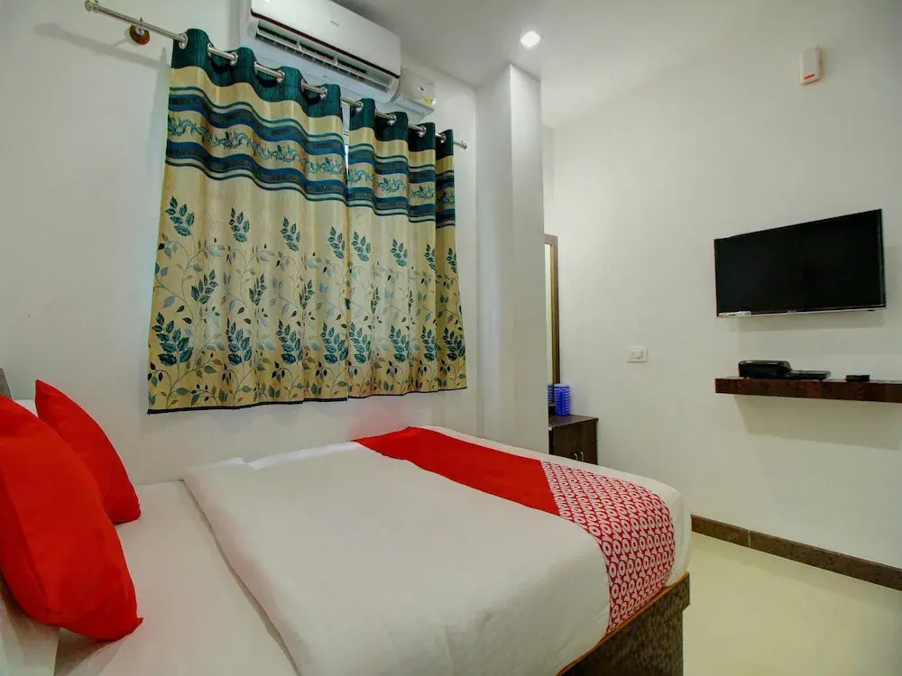 OYO 17421 Suvarna Suites