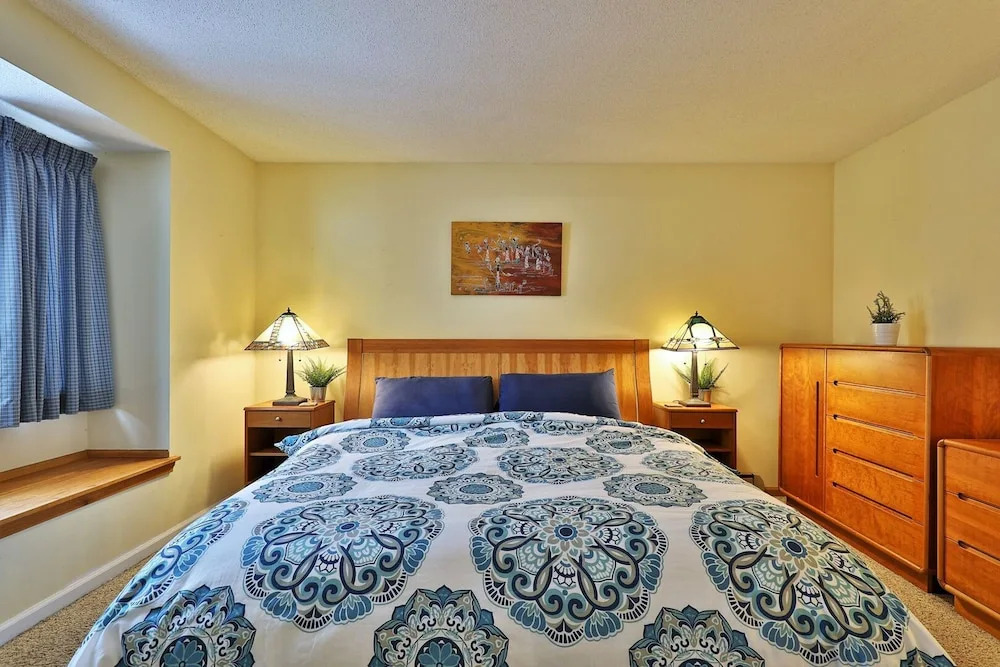 The Colony Club Loft at Killington by Killington Vacation Re