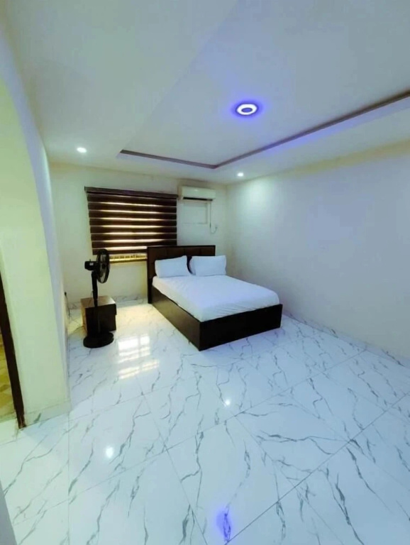 Purple Lavender Court Apartment