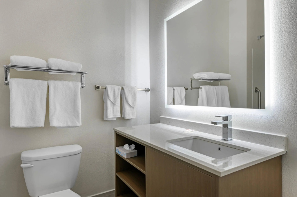 Comfort Suites near Indianapolis Airport