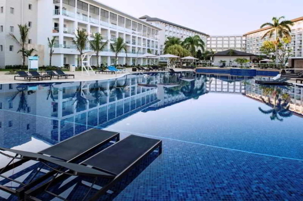 Royalton Hideaway Blue Waters