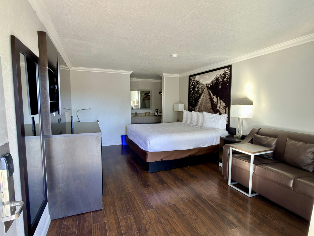 The Orchard Hotel Ukiah Wine Country Free Breakfast, Pool, & Hot Tub
