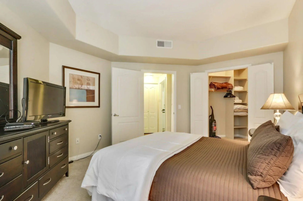 Global Luxury Suites at Lincoln Blvd
