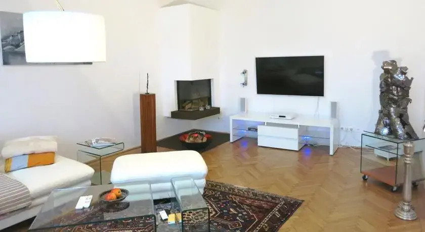 Duplex with Sauna and Garden Edelhofgasse