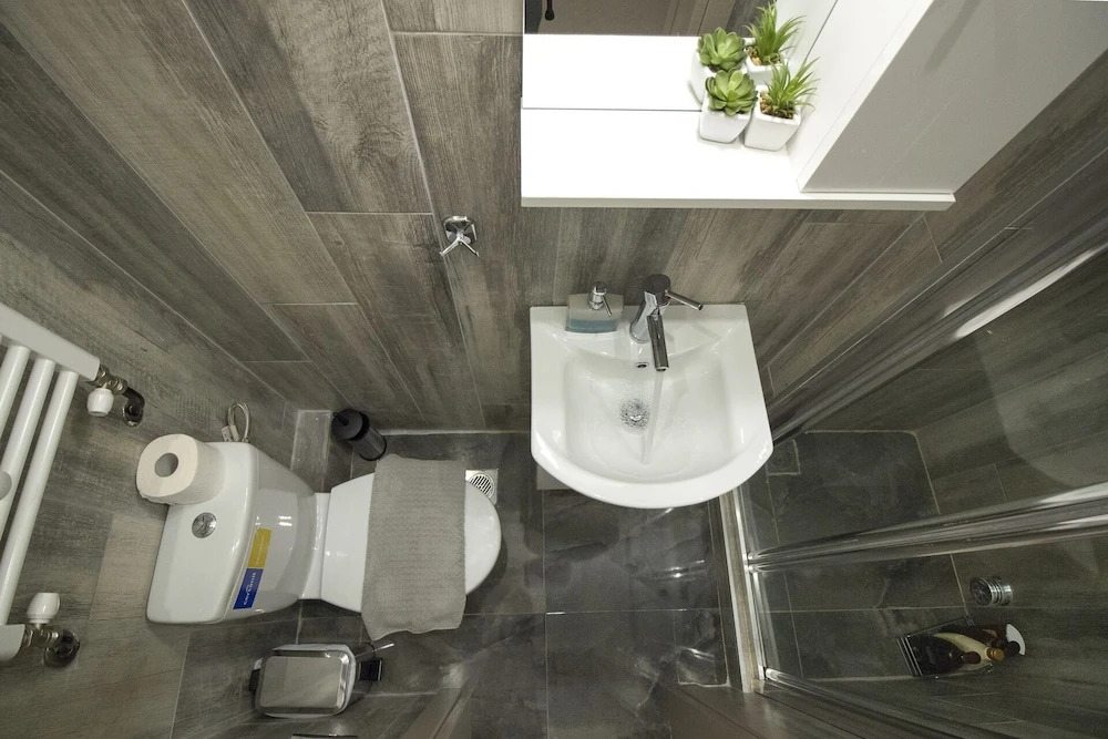 FLOW - White Tower Two Bedroom Suite