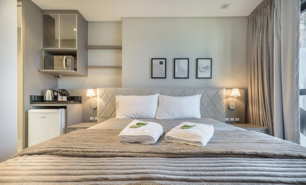 MHFA - Studios em Prédio Luxuoso com Vista Mar