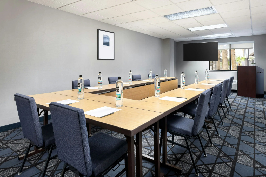 Courtyard By Marriott Las Vegas Stadium Area