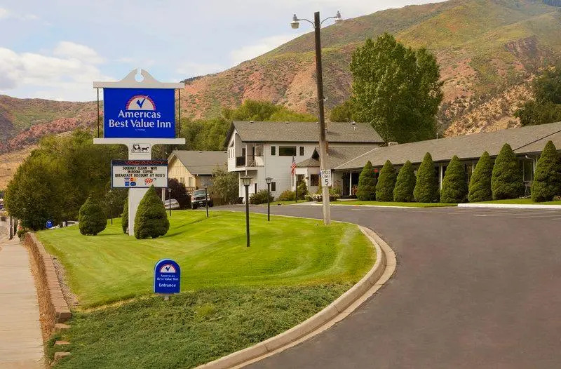 Hanging Lake Inn