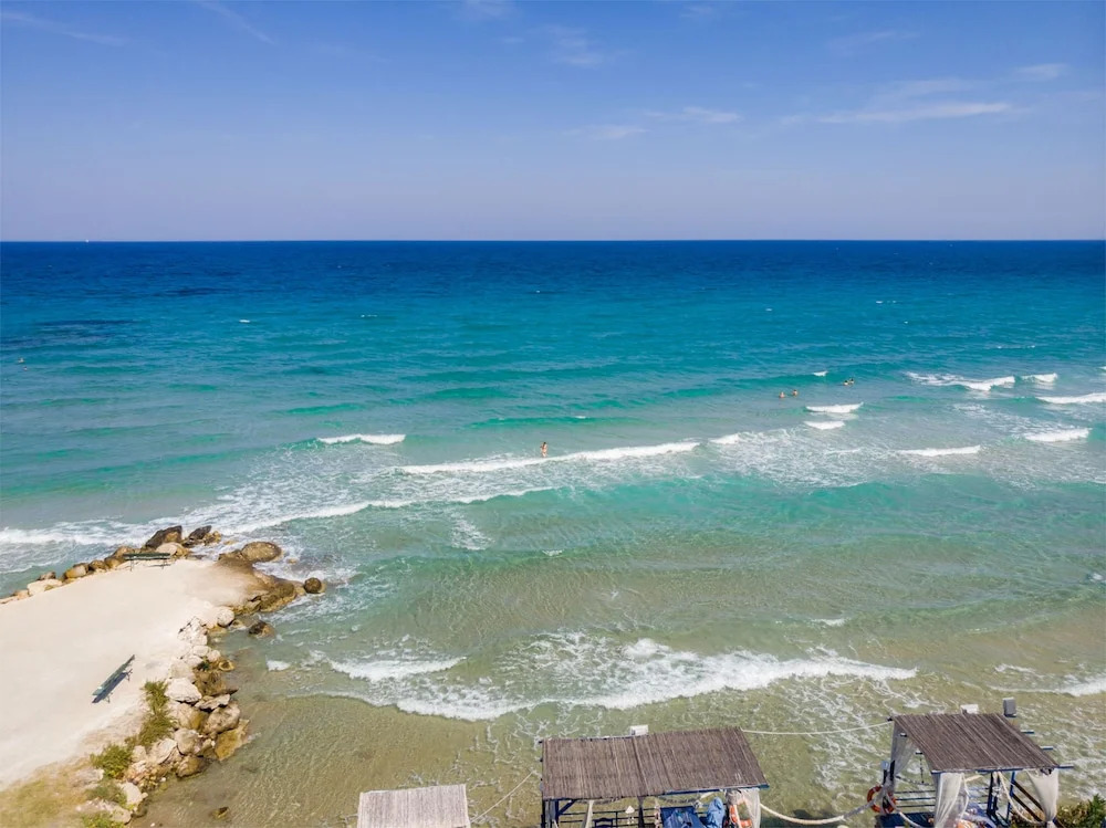 Amarylis Beachfront Studios