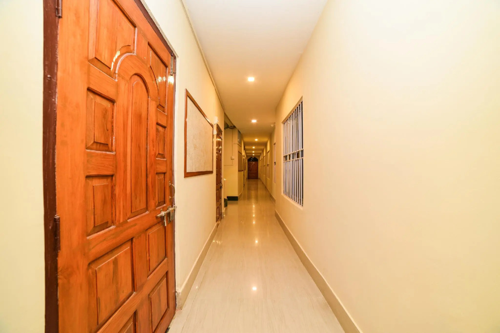 Capital O 46459 Hotel Elite Grand