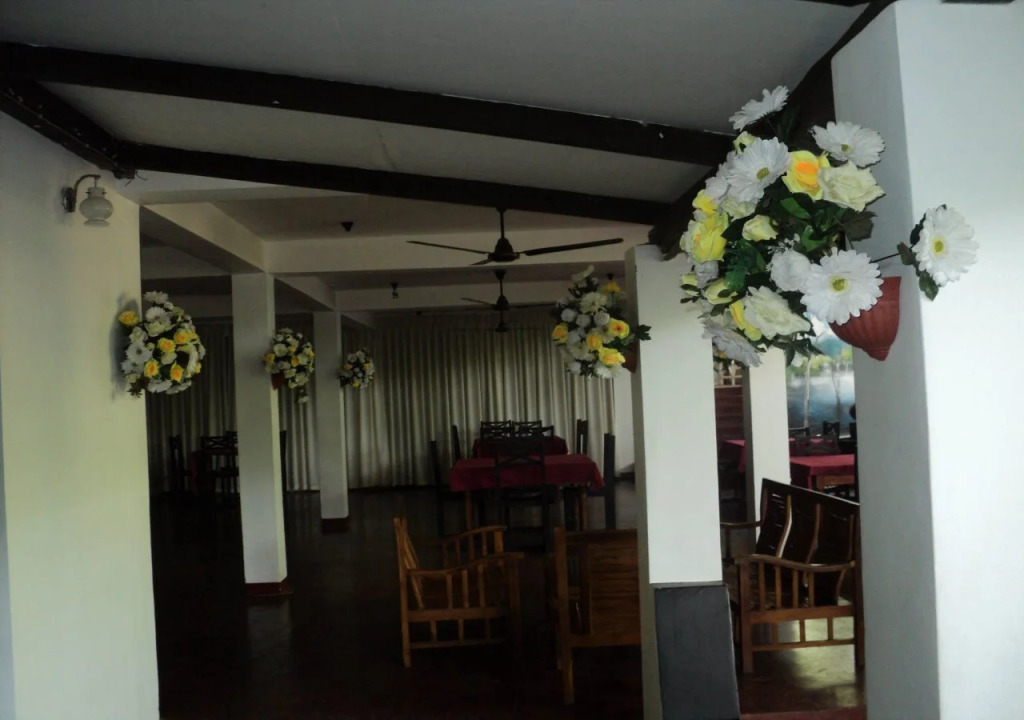 Hotel Golden Flower
