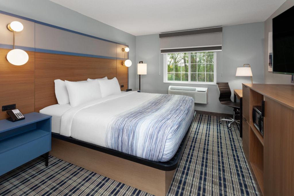 AmericInn by Wyndham Lake Mills