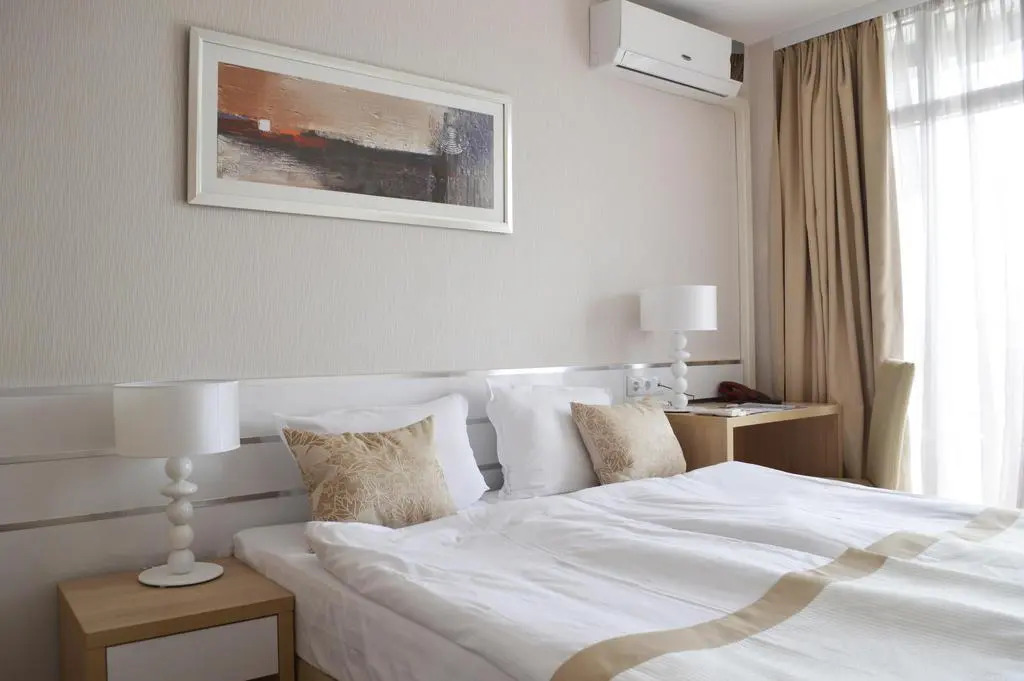 Platinum Hotel & Casino