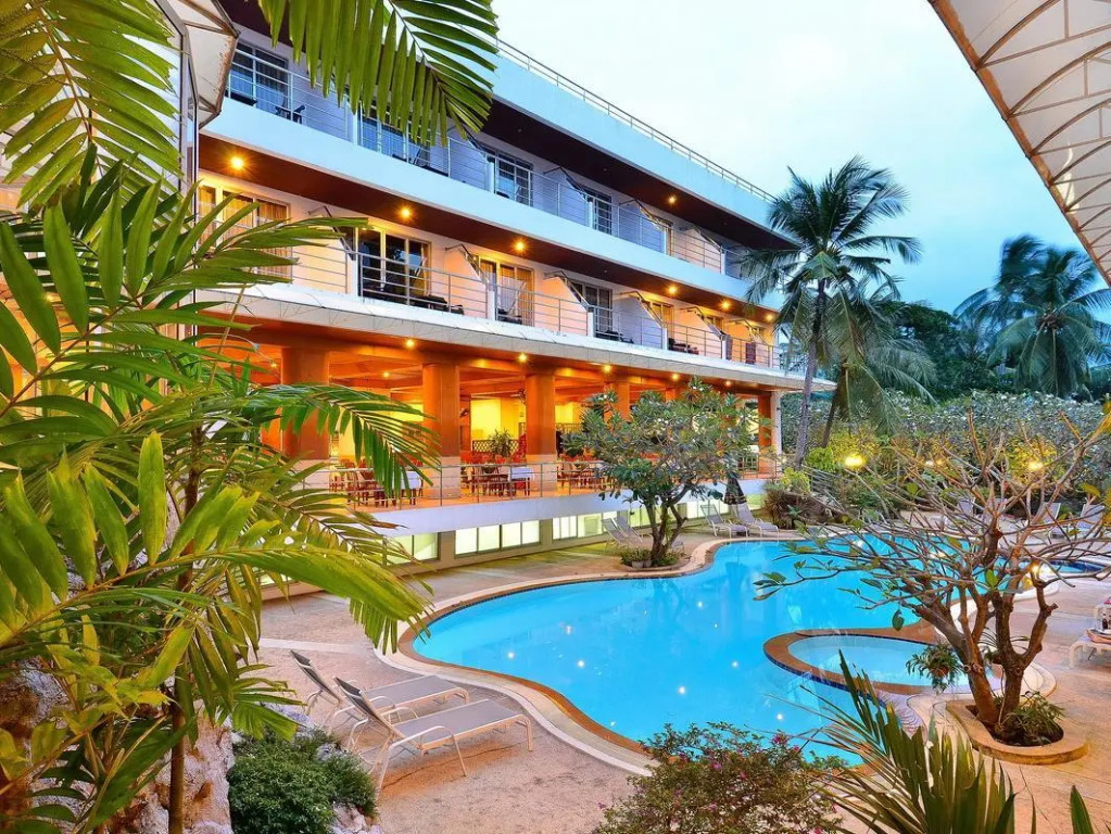 Samui First House Hotel