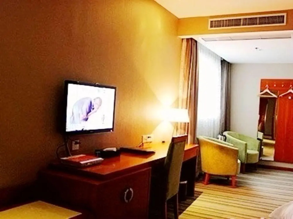 5Yue Chain Hotel (City Hall Plaza)