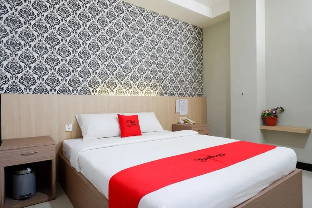 Reddoorz Plus Near Rs Hermina Kendari