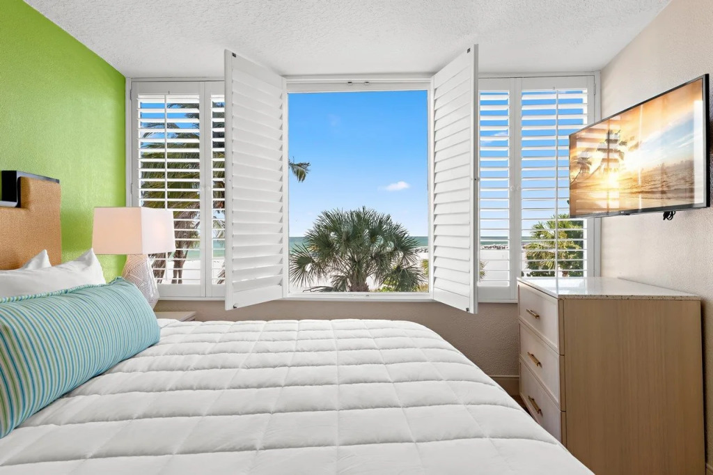 Bellwether Beach Resort