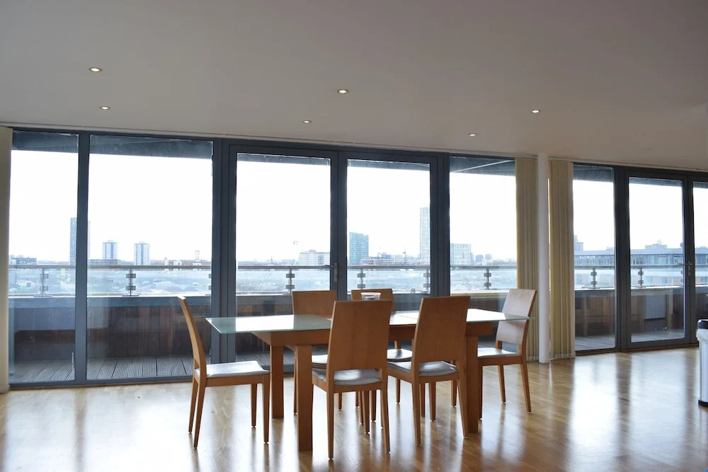 3 Bedroom Flat In East London