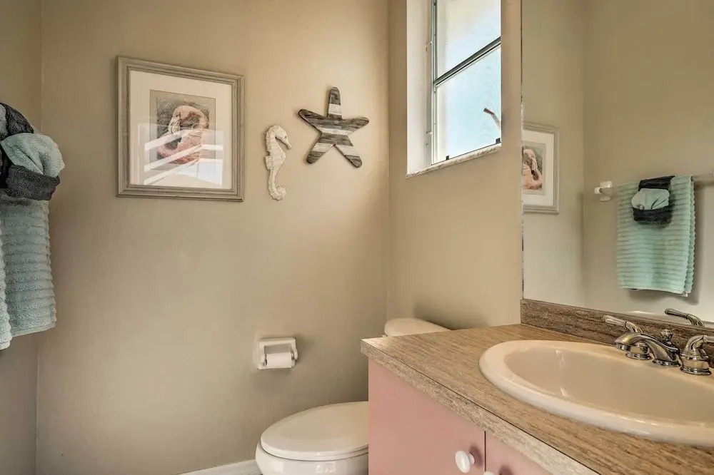 'villa Coral Mermaid' Getaway w/ Pool!