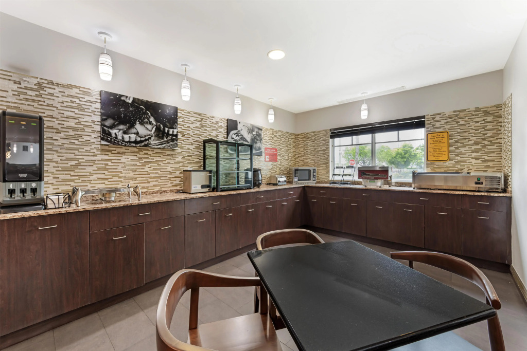Best Western Plus Miami Airport North Hotel & Suites