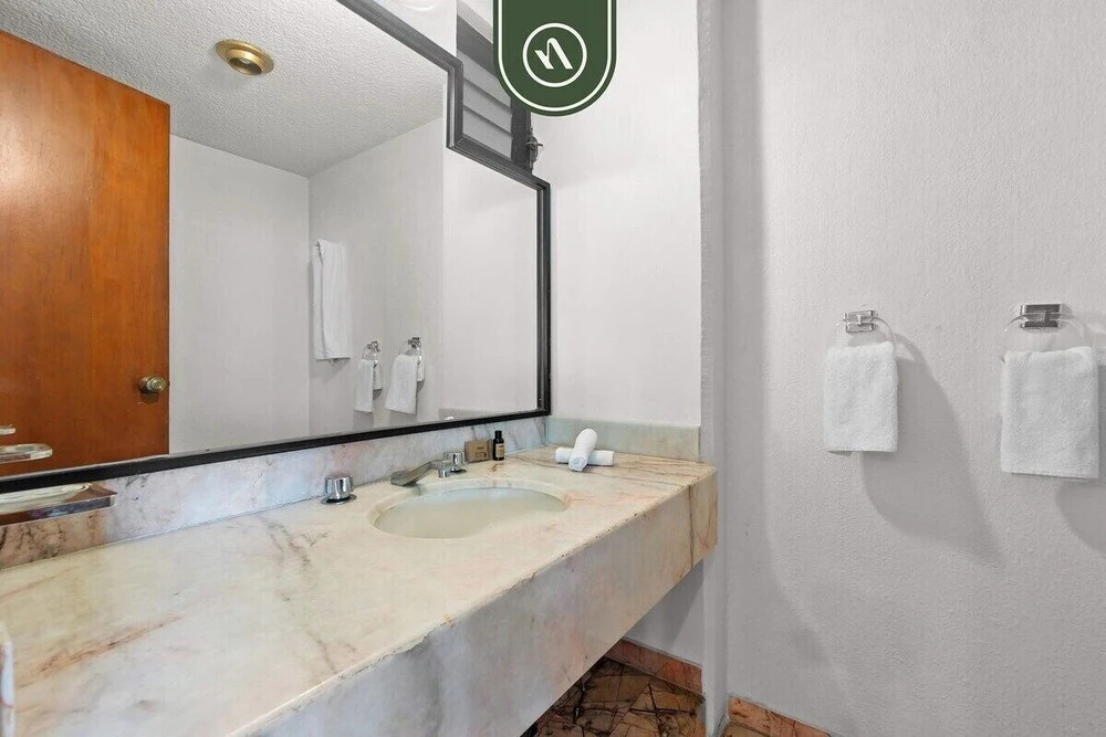 Oceanview 1 BR Condo - Pool - Cleaning Included