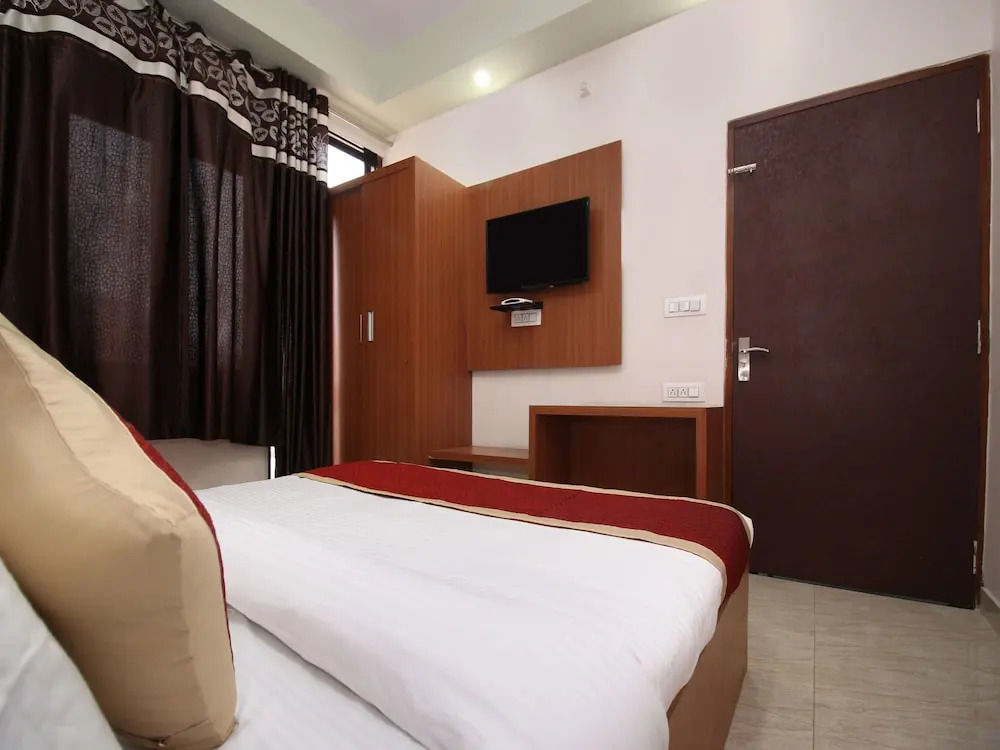 OYO Flagship 15683 The Heritage Hotel
