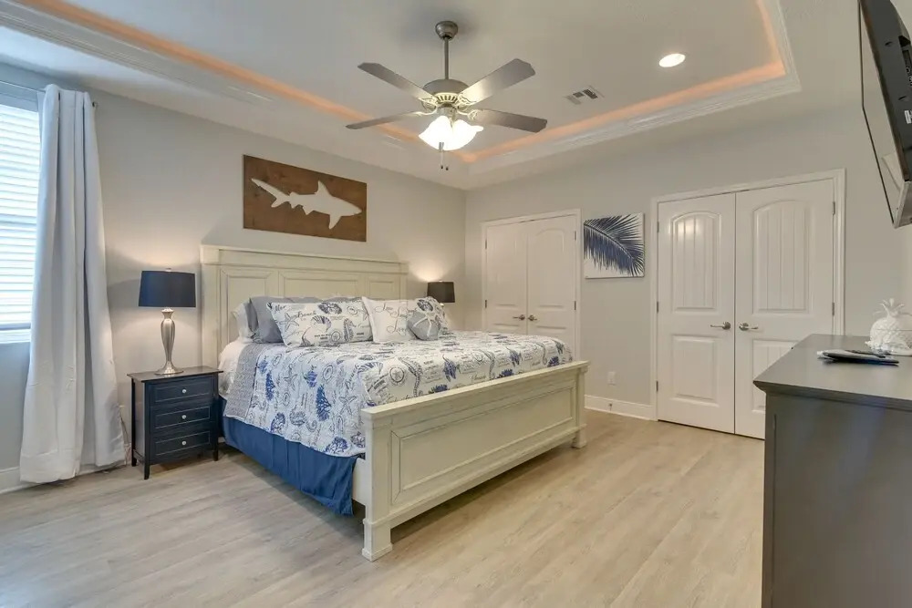 Luxe Crystal Beach Retreat w/ Views! Walk to Shore