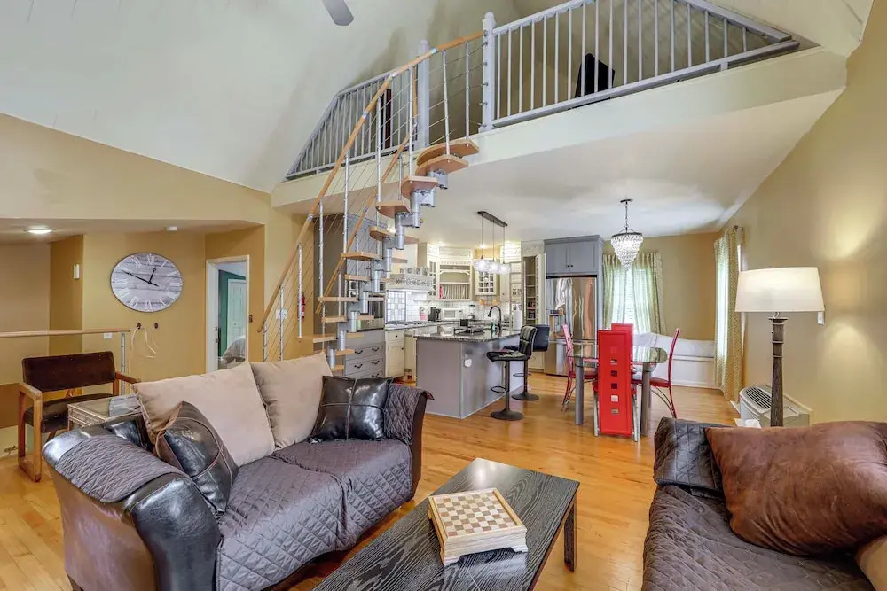 11 Mi to Oneida Lake: Spacious Apt in Verona!