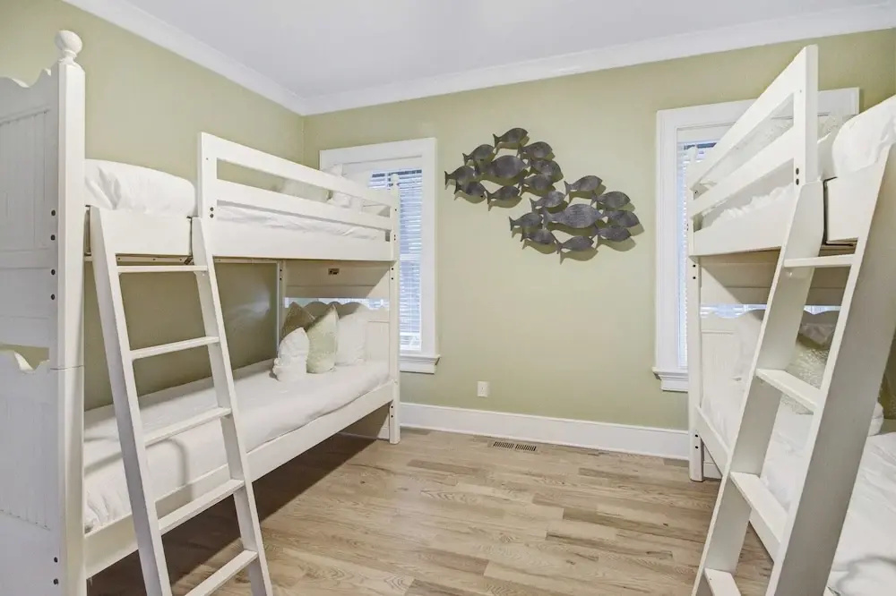 Steps to the Beach! Pool, Gym, Game Room, Movie Theater 3301 Palm by Avantstay