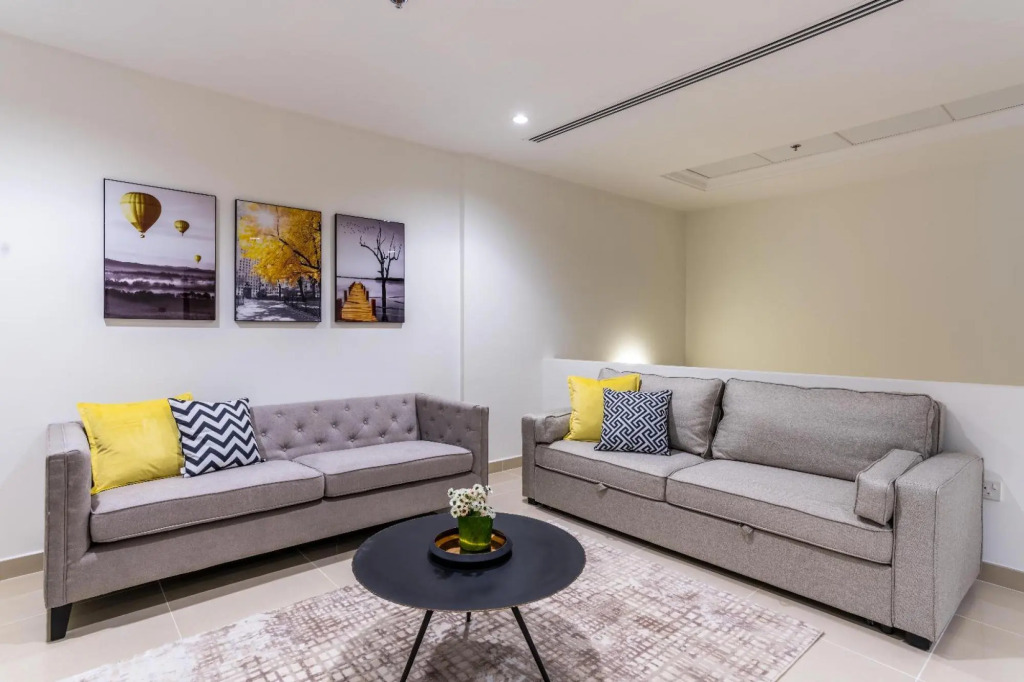 Luxury 300m2 Townhouse. Beach, Gym, Private Pool (2)