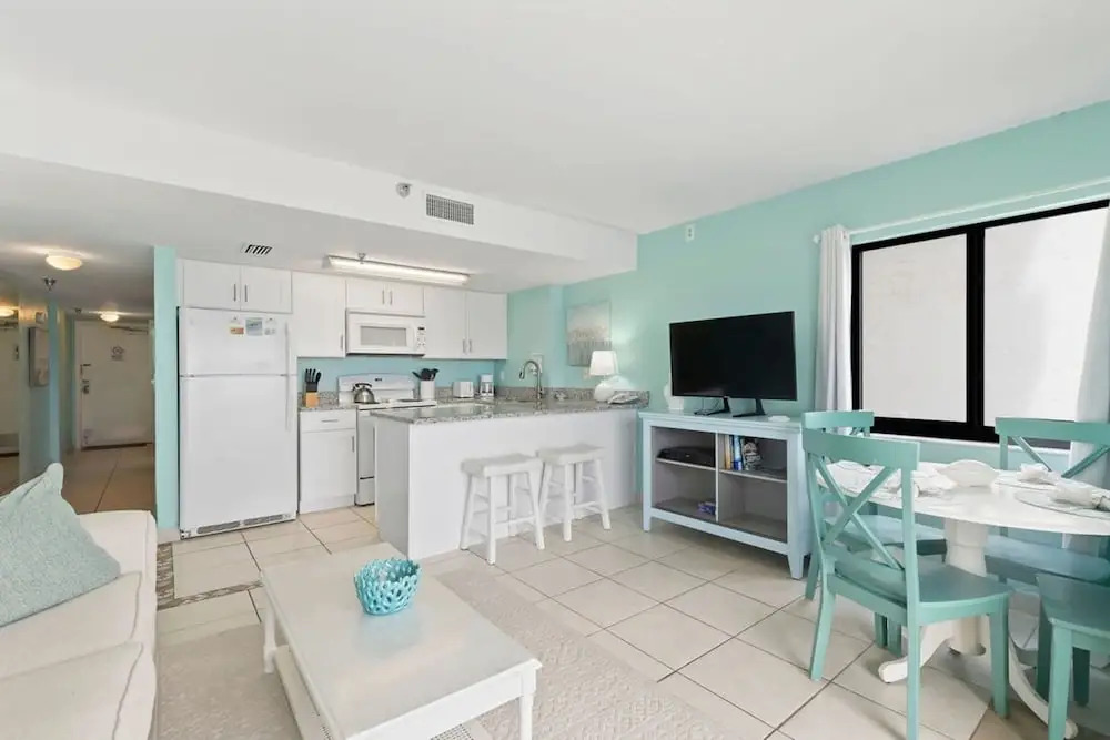 Updated Ocean Front Condo Aquamarine Suite 201