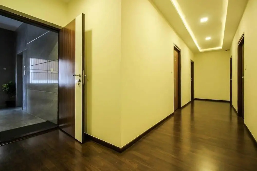 Crest Hotel