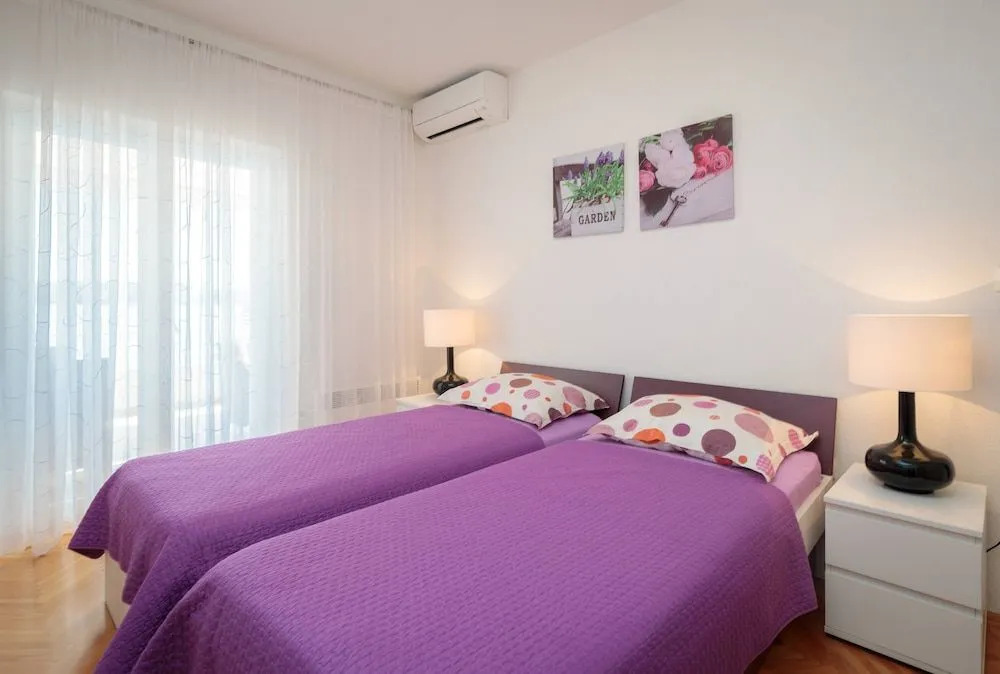 Gem of the sea luxury beach apartment with brand new heating infinity pool