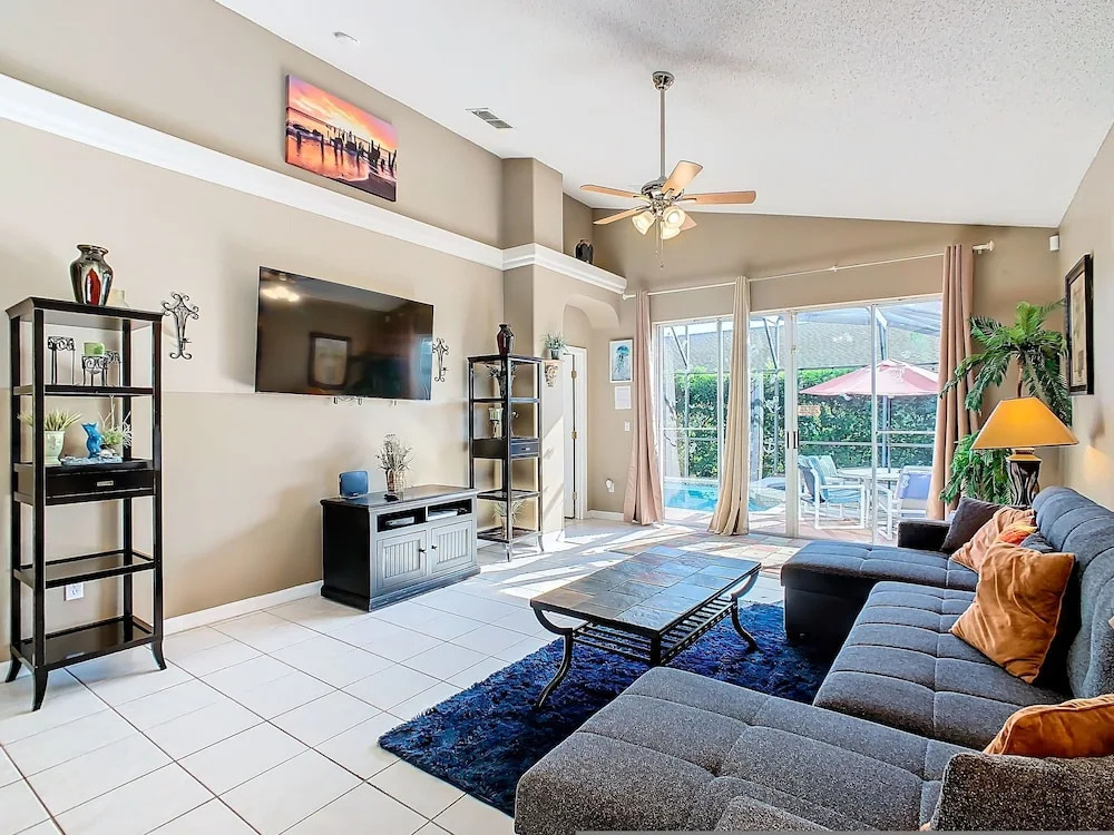 Screened pool, spa & game room Near Disney