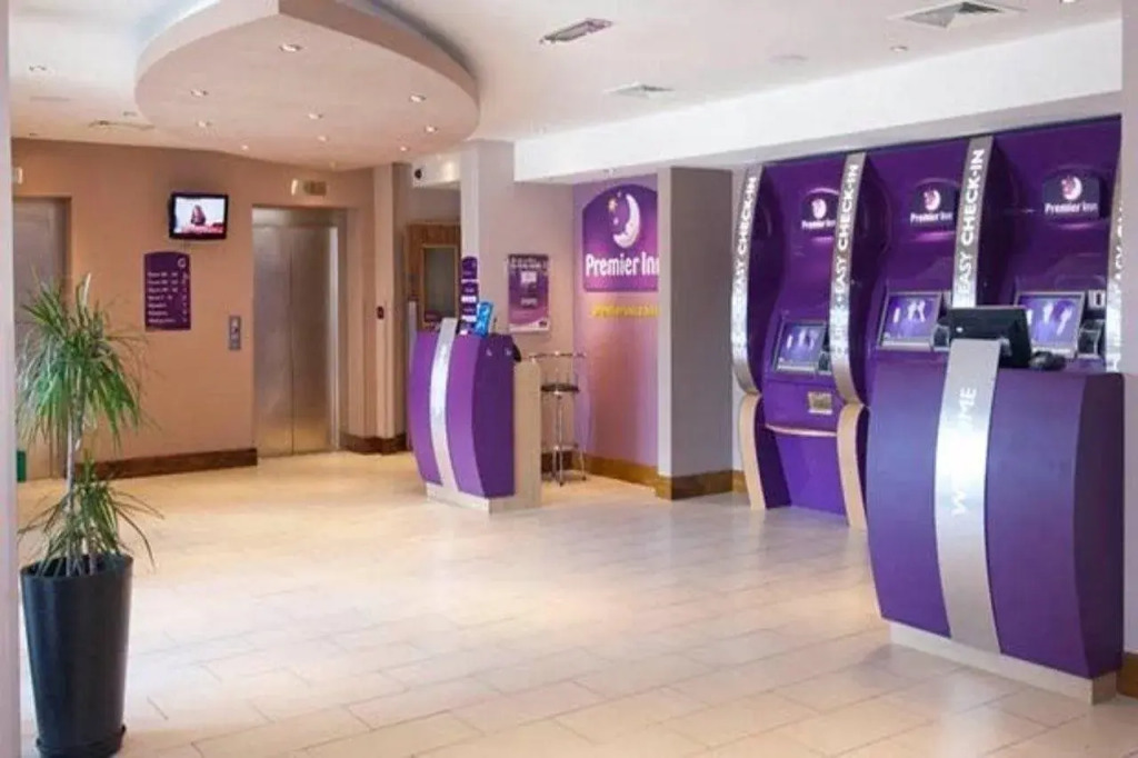Premier Inn Bristol Cribbs Causeway - M5 J17